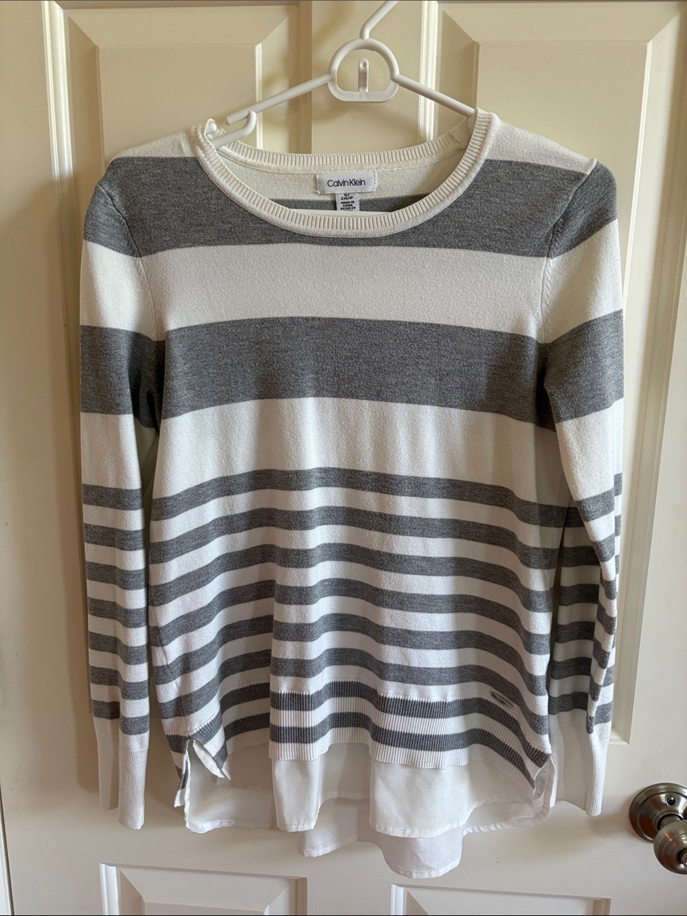 Calvin Klein Women's Gray and White Striped Pullover Sweater